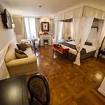 Victoria Letterario Hotell