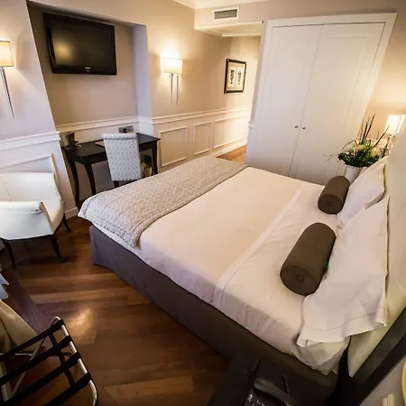 Hotel Victoria Letterario 4*